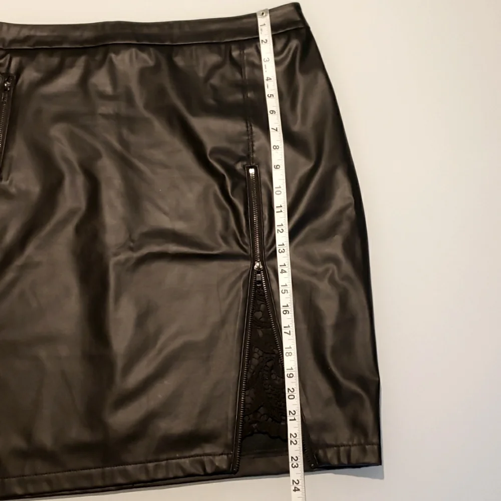 Black faux leather pencil skirt - Sz: XL - Picture 4 of 10